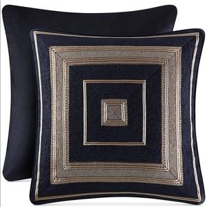 $85 Value J Queen New York Bradshaw Black
European Sham